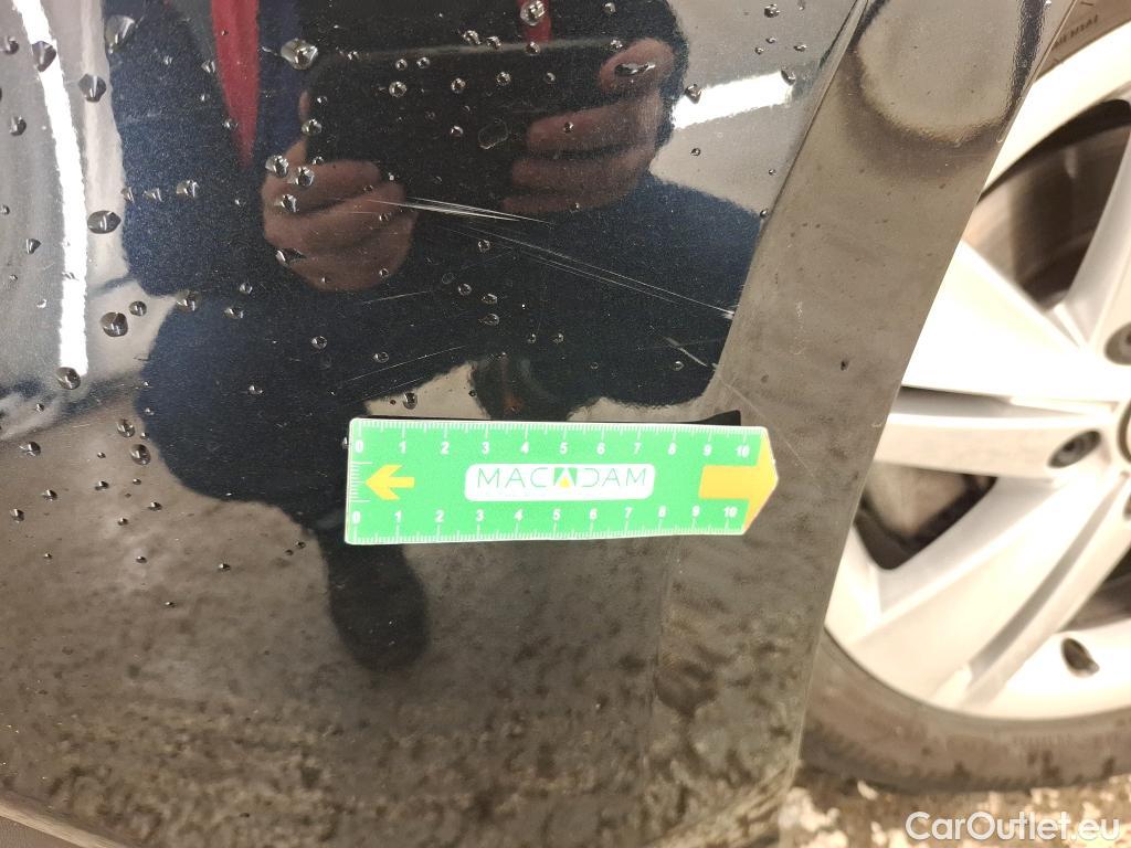 Volkswagen  Golf  VOLKSWAGEN / 2020 / 5P / Berline 2.0 TDI SCR 150 DSG7 Life Busi #6