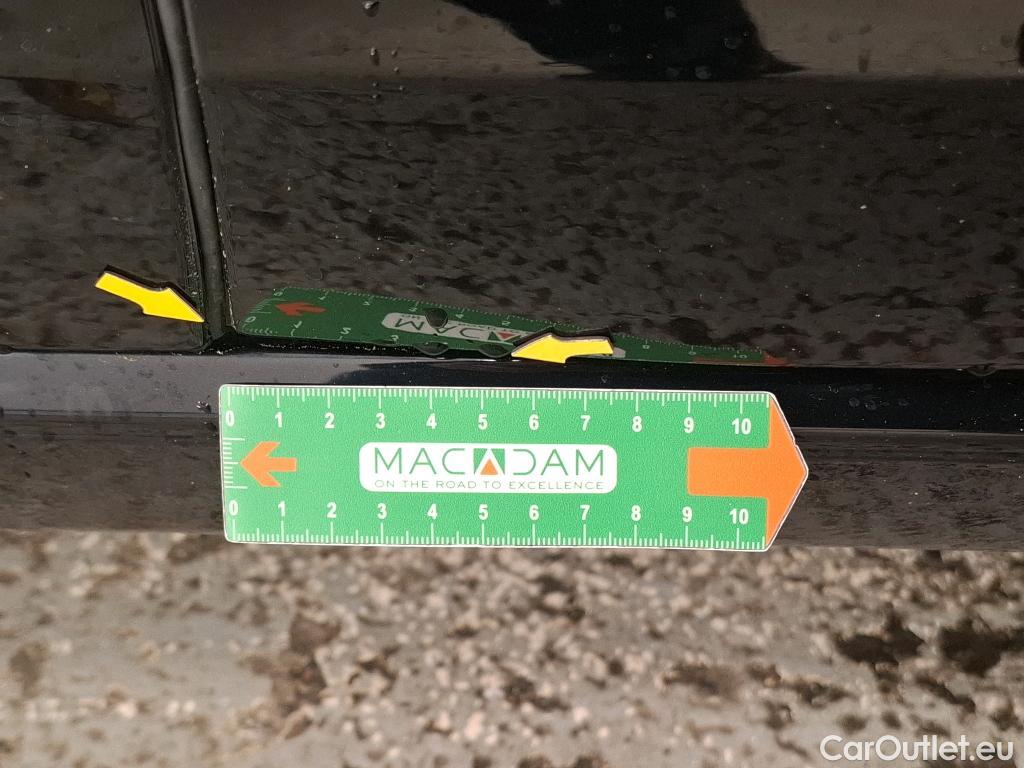 Volkswagen  Golf  VOLKSWAGEN / 2020 / 5P / Berline 2.0 TDI SCR 150 DSG7 Life Busi #4