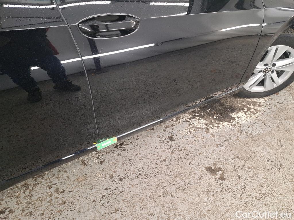 Volkswagen  Golf  VOLKSWAGEN / 2020 / 5P / Berline 2.0 TDI SCR 150 DSG7 Life Busi #1