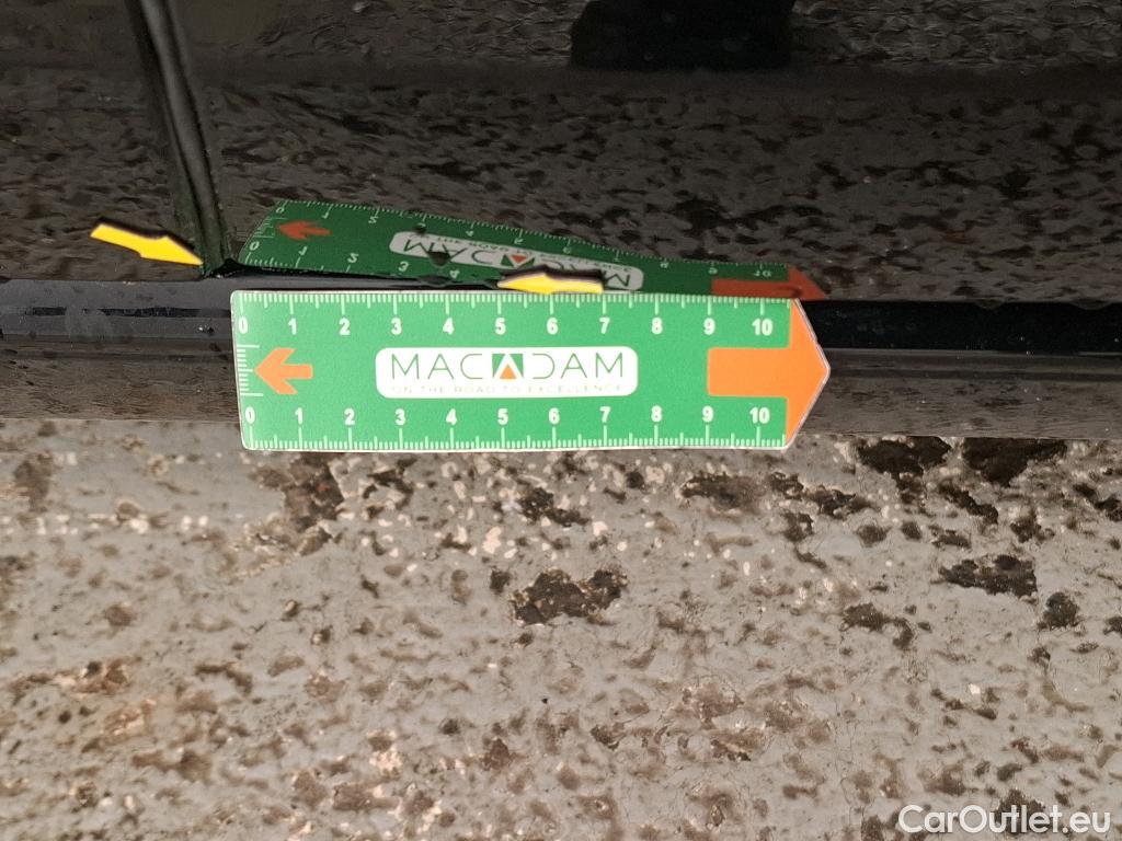 Volkswagen  Golf  VOLKSWAGEN / 2020 / 5P / Berline 2.0 TDI SCR 150 DSG7 Life Busi #2