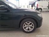  Alfa Romeo   STELVIO ALFA ROMEO / 2017 / 5P / SUV 2.2 TURBO DIESEL 190CV BUSINESS AT8 Q4 #42