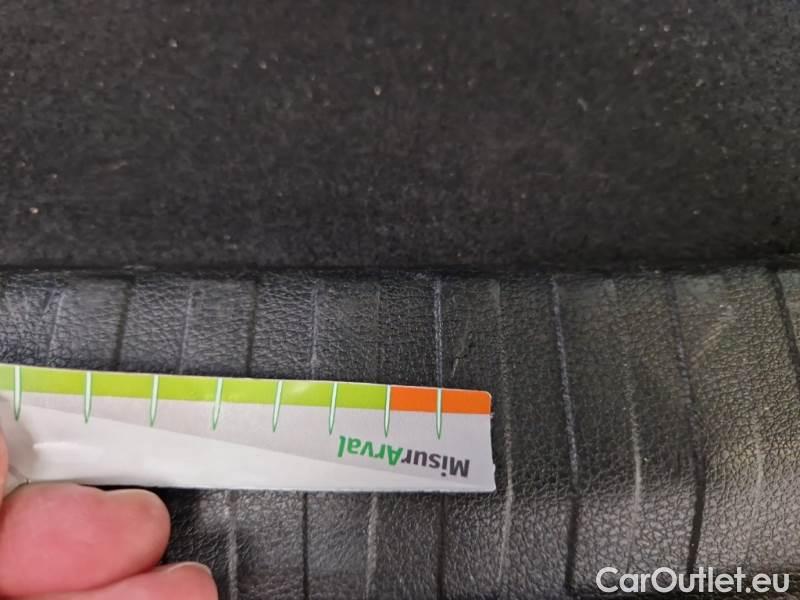 Audi  Q3 AUDI  / 2018 / 5P / SUV 35 TDI S TRONIC BUSINESS #82