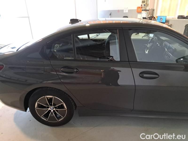Bmw  Serie 3 BMW  / 2018 / 4P / BERLINA 318D 48V BUSINESS ADVANTAGE AUTO #31