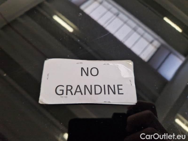 Audi  Q3 AUDI  / 2018 / 5P / SUV 35 TDI S TRONIC S LINE EDITION #32