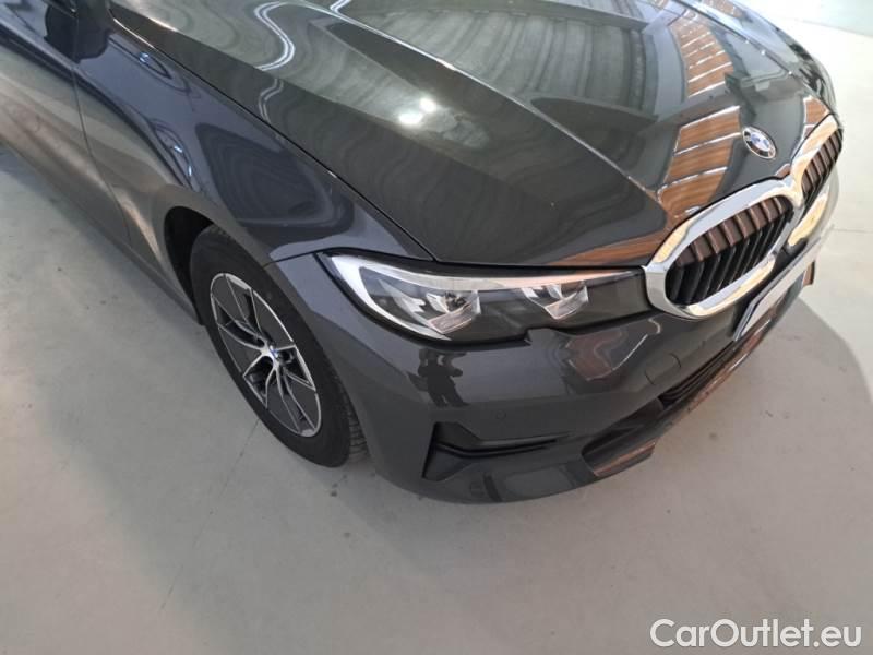 Bmw  Serie 3 BMW  / 2018 / 4P / BERLINA 318D 48V BUSINESS ADVANTAGE AUTO #26