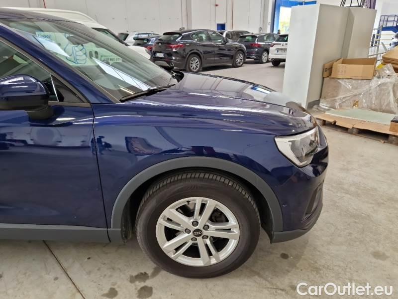 Audi  Q3 AUDI  / 2018 / 5P / SUV 35 TDI S TRONIC BUSINESS #36