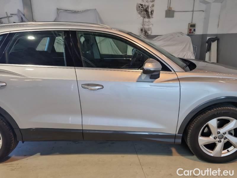 Audi  Q3 AUDI  / 2018 / 5P / SUV 35 TDI S TRONIC BUSINESS ADVANCED #30