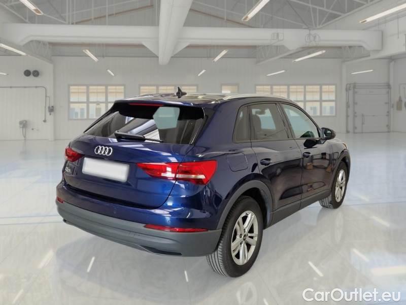 Audi  Q3 AUDI  / 2018 / 5P / SUV 35 TDI S TRONIC BUSINESS #2