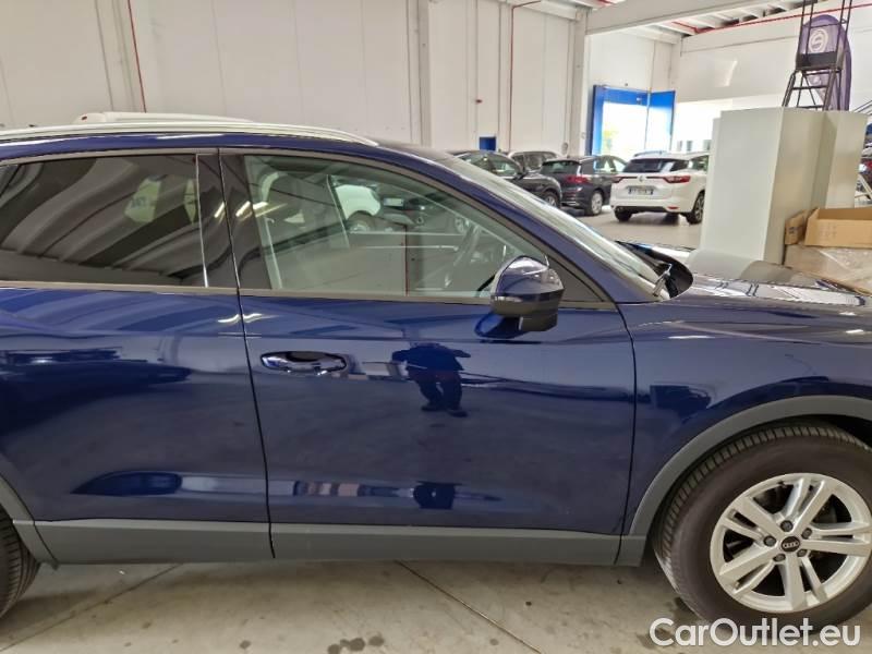 Audi  Q3 AUDI  / 2018 / 5P / SUV 35 TDI S TRONIC BUSINESS #40