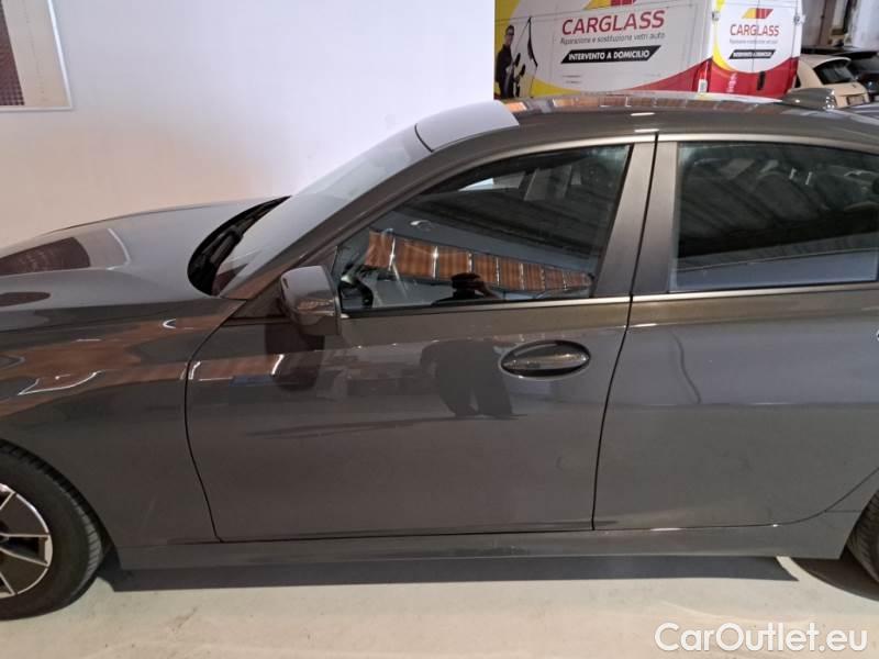 Bmw  Serie 3 BMW  / 2018 / 4P / BERLINA 318D 48V BUSINESS ADVANTAGE AUTO #43