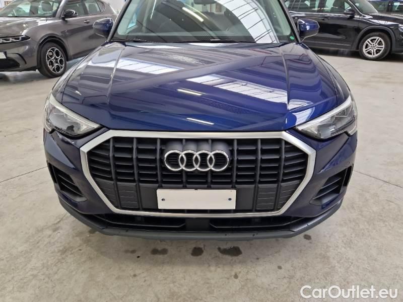 Audi  Q3 AUDI  / 2018 / 5P / SUV 35 TDI S TRONIC BUSINESS #30