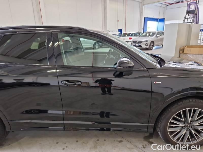 Audi  Q3 AUDI  / 2018 / 5P / SUV 35 TDI S TRONIC S LINE EDITION #42
