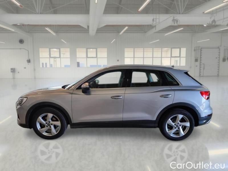 Audi  Q3 AUDI  / 2018 / 5P / SUV 35 TDI S TRONIC BUSINESS ADVANCED #8