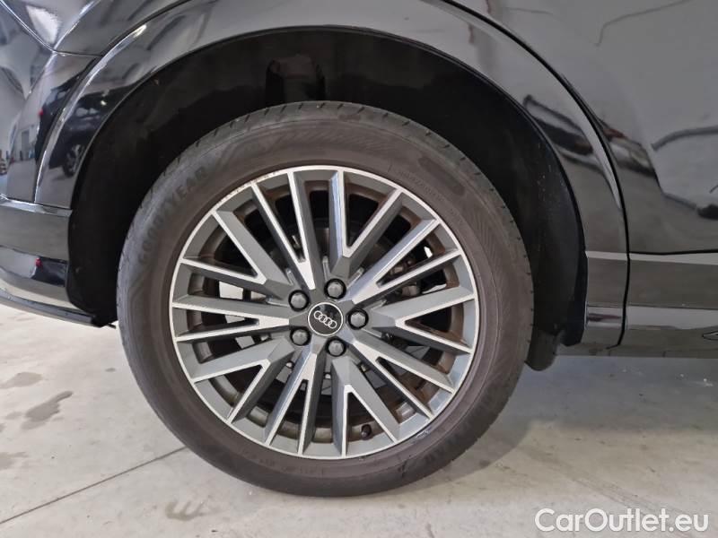 Audi  Q3 AUDI  / 2018 / 5P / SUV 35 TDI S TRONIC S LINE EDITION #62