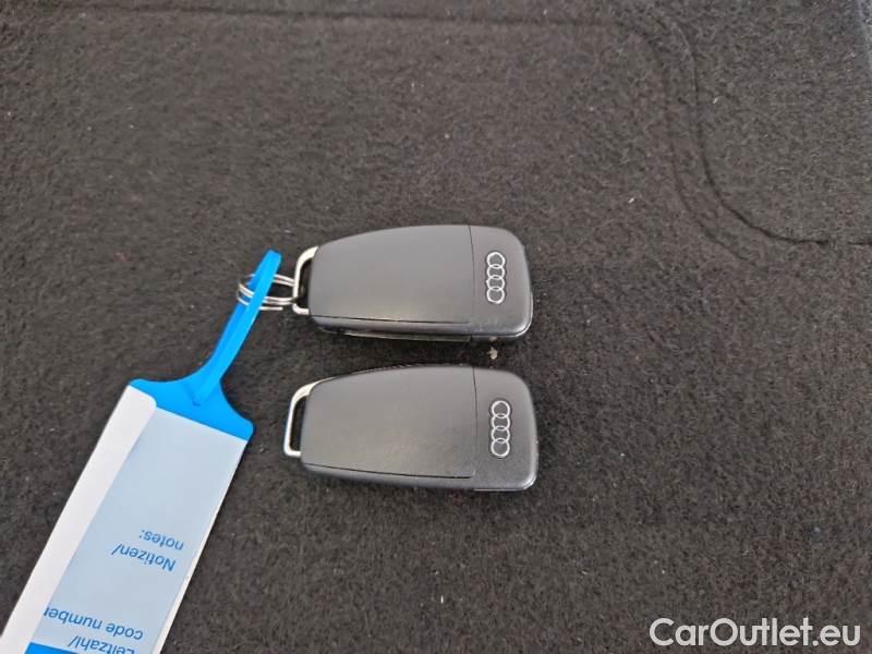 Audi  Q3 AUDI  / 2018 / 5P / SUV 35 TDI S TRONIC BUSINESS #85