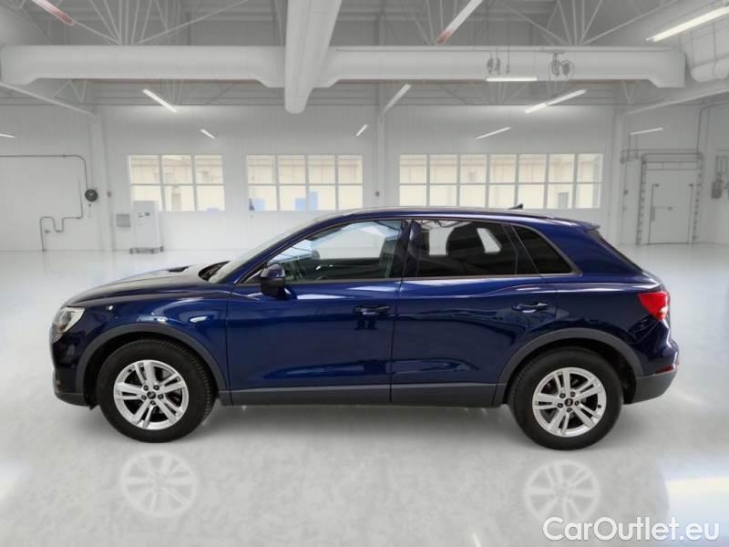 Audi  Q3 AUDI  / 2018 / 5P / SUV 35 TDI S TRONIC BUSINESS #8