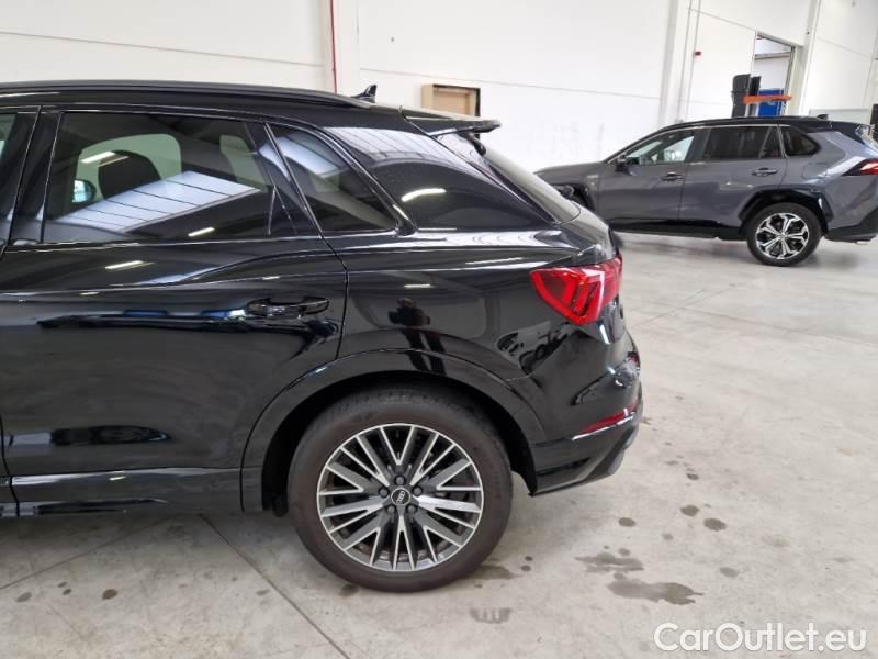 Audi  Q3 AUDI  / 2018 / 5P / SUV 35 TDI S TRONIC S LINE EDITION #49