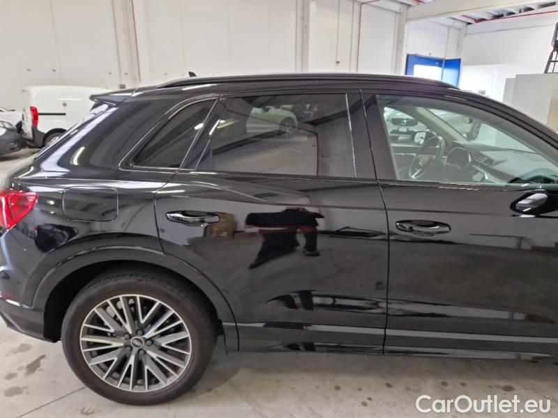 Audi  Q3 AUDI  / 2018 / 5P / SUV 35 TDI S TRONIC S LINE EDITION #44