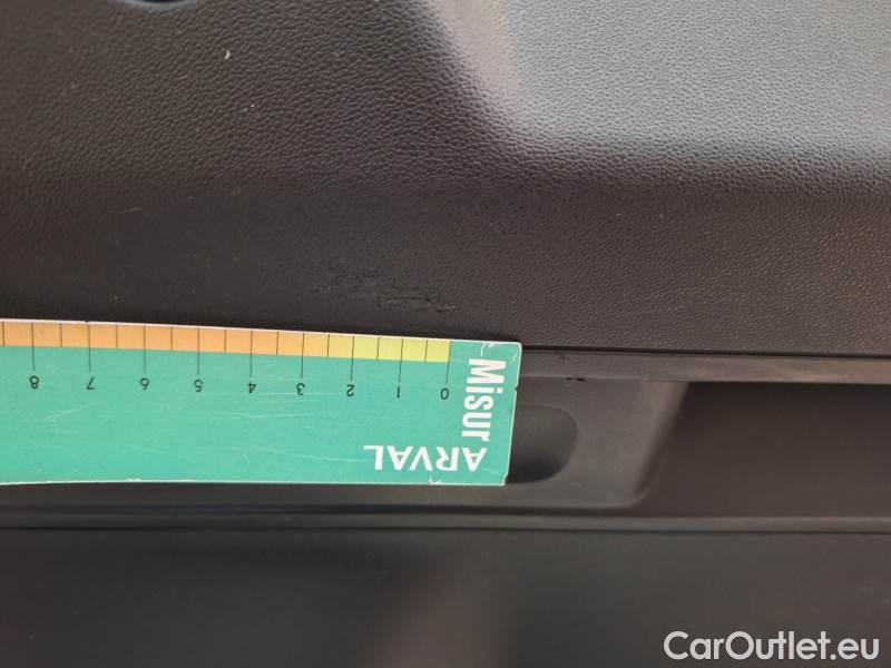 Citroen  C3 CITROEN  / 2020 / 5P / BERLINA BLUEHDI 100 SeS FEEL #127