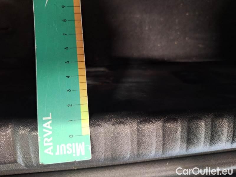 Citroen  C3 CITROEN  / 2020 / 5P / BERLINA BLUEHDI 100 SeS FEEL #129