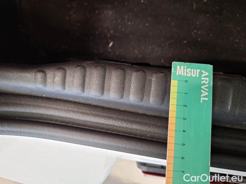 Citroen  C3 CITROEN  / 2020 / 5P / BERLINA BLUEHDI 100 SeS FEEL #131