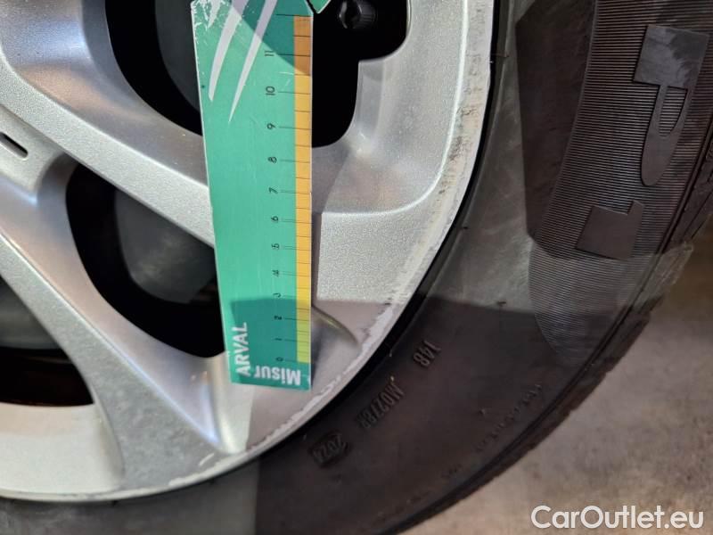 Citroen  C3 CITROEN  / 2020 / 5P / BERLINA BLUEHDI 100 SeS FEEL #100