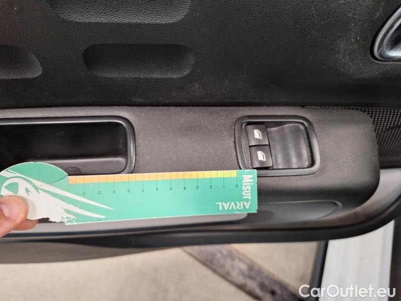 Citroen  C3 CITROEN  / 2020 / 5P / BERLINA BLUEHDI 100 SeS FEEL #121