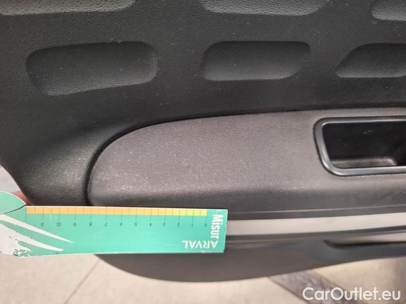 Citroen  C3 CITROEN  / 2020 / 5P / BERLINA BLUEHDI 100 SeS FEEL #123