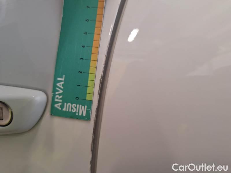 Citroen  C3 CITROEN  / 2020 / 5P / BERLINA BLUEHDI 100 SeS FEEL #77