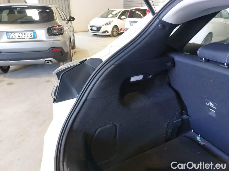 Ford  Puma FORD  / 2019 / 5P / SUV 1.0 ECOBOOST HYBRID 125CV TITANIUM #96