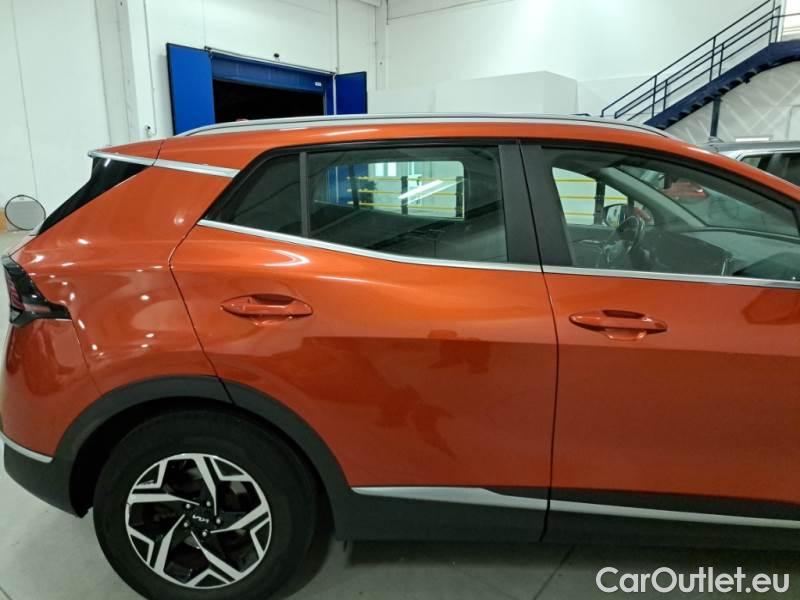 KIA  Sportage KIA  / 2021 / 5P / SUV 1.6 CRDI MHEV BUSINESS 2WD #52