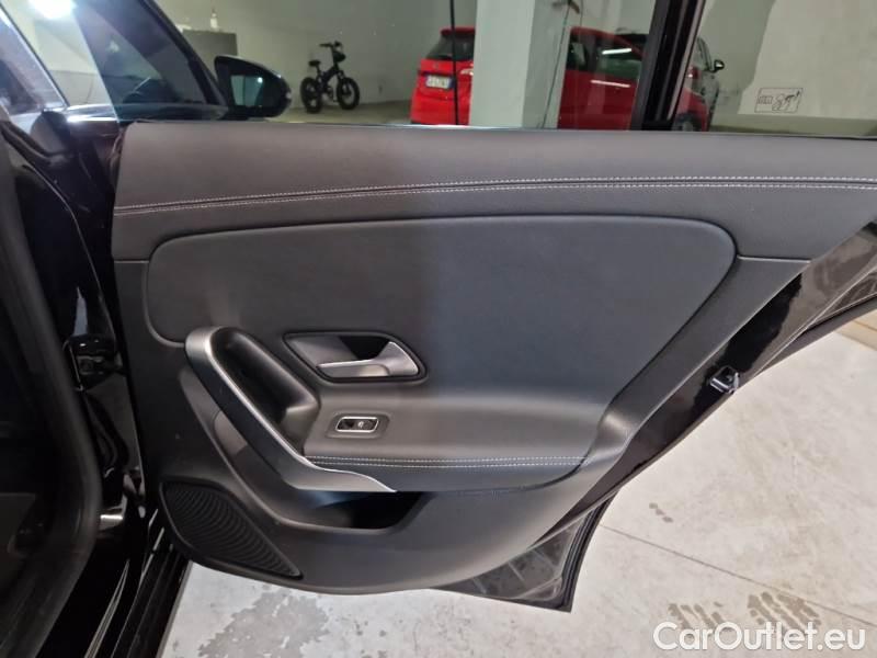 Mercedes  CLA-Klasse MERCEDES-BENZ CLA COUPÈ / 2019 / 4P / COUPE CLA 180 D AUTOMATIC SPORT #124