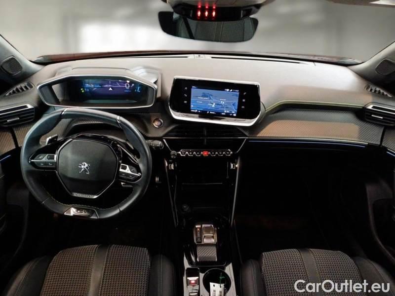 Peugeot  2008 PEUGEOT  / 2019 / 5P / CROSSOVER PURETECH 130 EAT8 GT S/S AUT. #3
