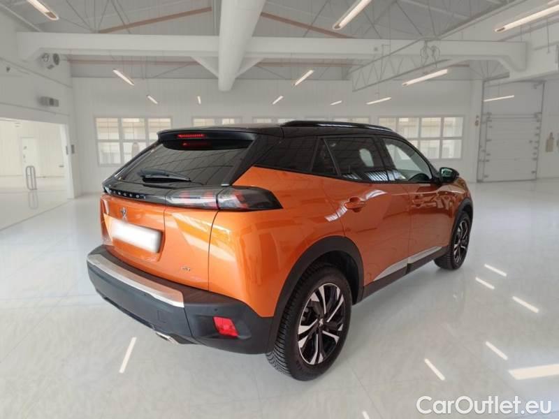 Peugeot  2008 PEUGEOT  / 2019 / 5P / CROSSOVER PURETECH 130 EAT8 GT S/S AUT. #2