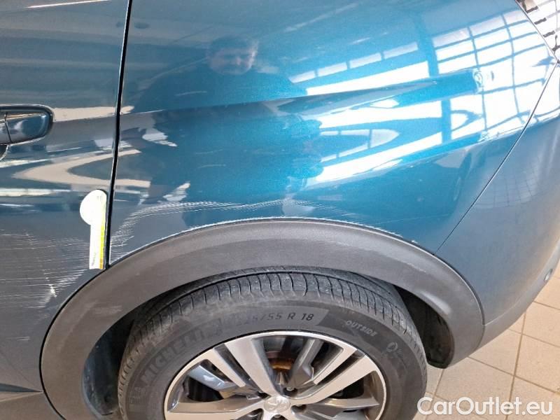 Peugeot  3008 PEUGEOT  / 2020 / 5P / SUV BLUEHDI 130 EAT8 SeS ALLURE #98