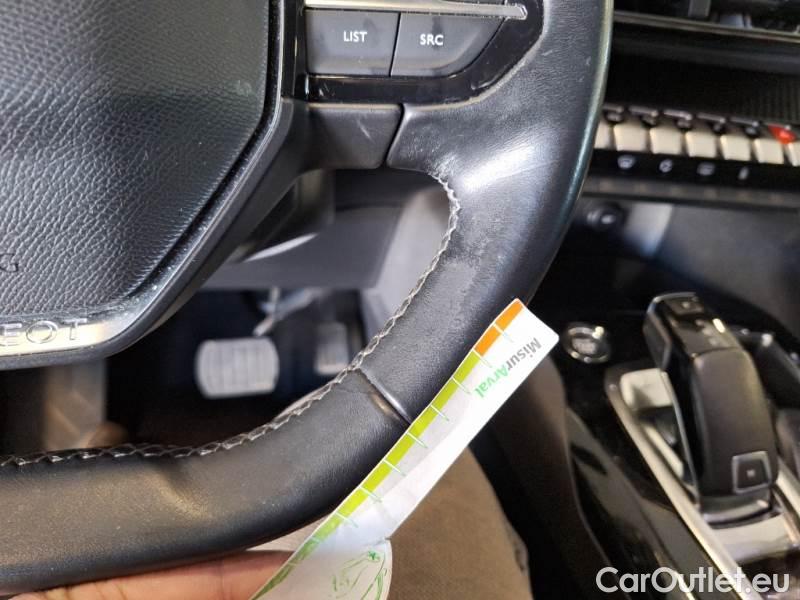 Peugeot  3008 PEUGEOT  / 2020 / 5P / SUV BLUEHDI 130 EAT8 SeS ALLURE #159