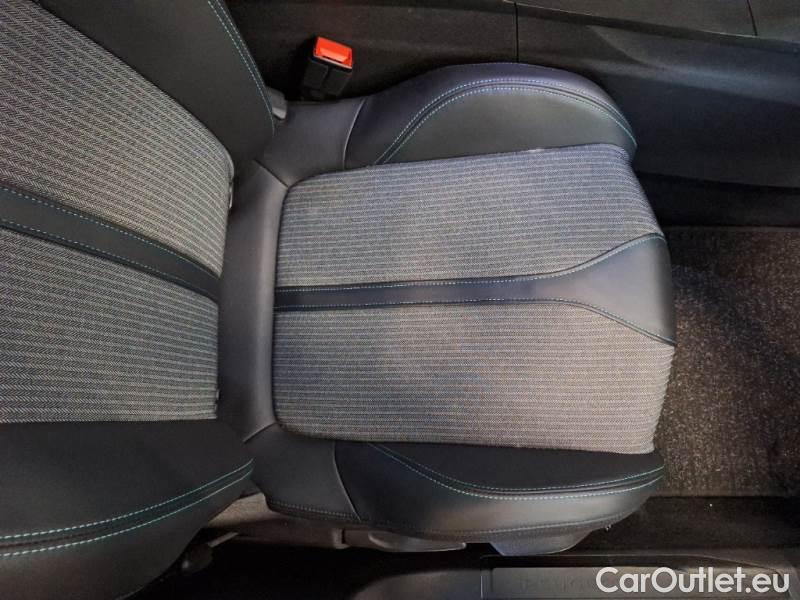Peugeot  3008 PEUGEOT  / 2020 / 5P / SUV BLUEHDI 130 EAT8 SeS ALLURE #14