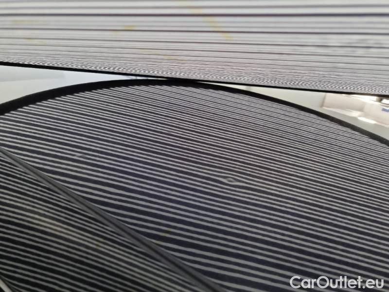 Peugeot  3008 PEUGEOT  / 2016 / 5P / SUV BLUEHDI 130 EAT8 SeS BUSINESS #29