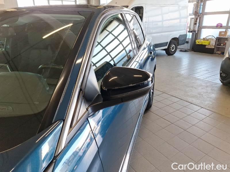 Peugeot  3008 PEUGEOT  / 2020 / 5P / SUV BLUEHDI 130 EAT8 SeS ALLURE #121