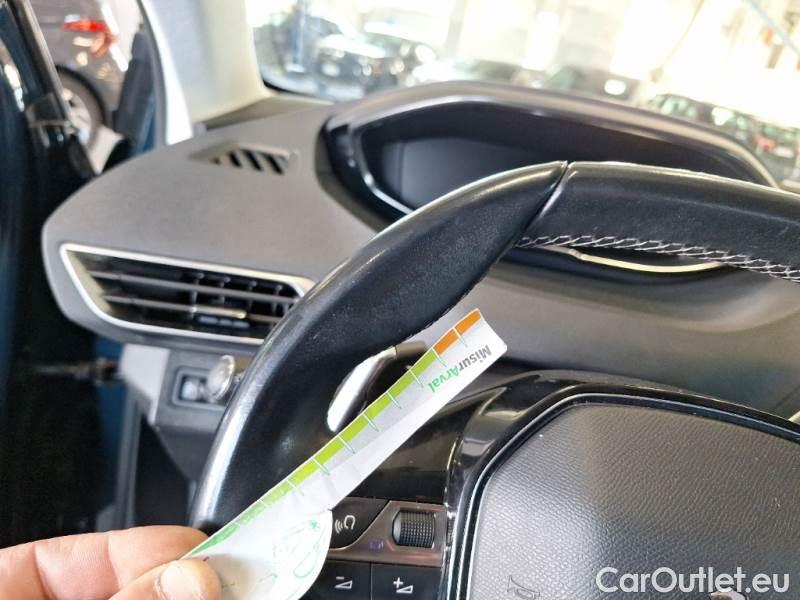 Peugeot  3008 PEUGEOT  / 2020 / 5P / SUV BLUEHDI 130 EAT8 SeS ALLURE #162