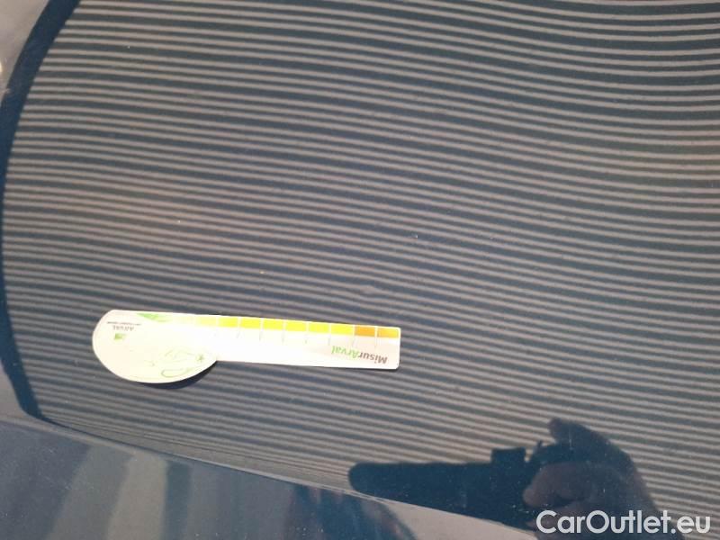 Peugeot  3008 PEUGEOT  / 2020 / 5P / SUV BLUEHDI 130 EAT8 SeS ALLURE #33