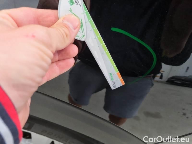 Peugeot  3008 PEUGEOT  / 2016 / 5P / SUV BLUEHDI 130 EAT8 SeS BUSINESS #54