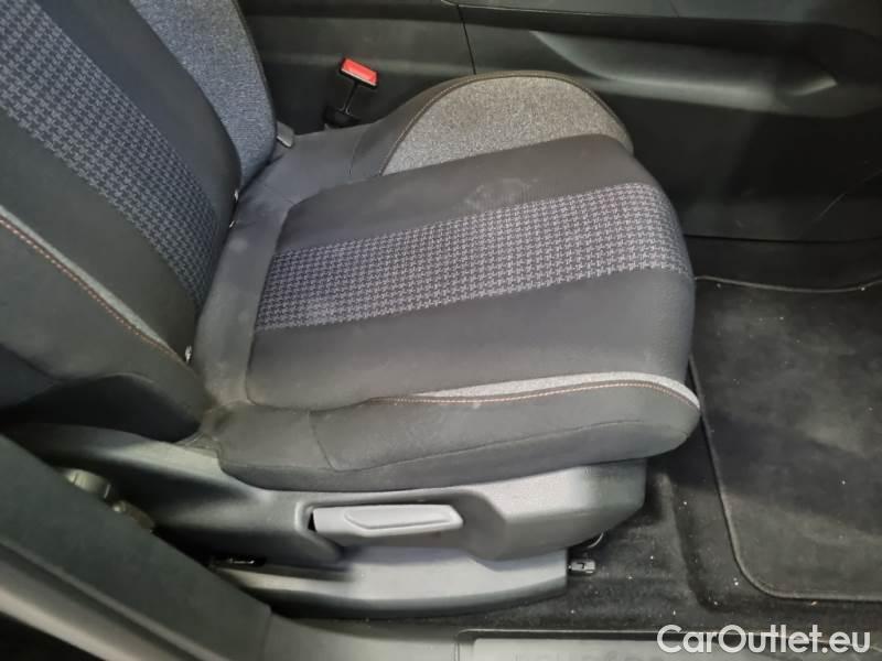 Peugeot  3008 PEUGEOT  / 2016 / 5P / SUV BLUEHDI 130 EAT8 SeS BUSINESS #14