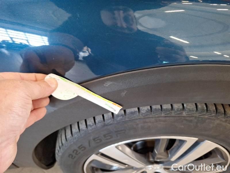 Peugeot  3008 PEUGEOT  / 2020 / 5P / SUV BLUEHDI 130 EAT8 SeS ALLURE #61