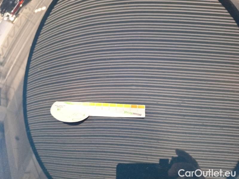 Peugeot  3008 PEUGEOT  / 2020 / 5P / SUV BLUEHDI 130 EAT8 SeS ALLURE #34