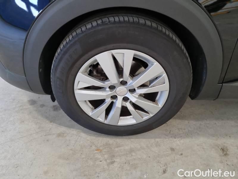 Peugeot  3008 PEUGEOT  / 2016 / 5P / SUV BLUEHDI 130 EAT8 SeS BUSINESS #65