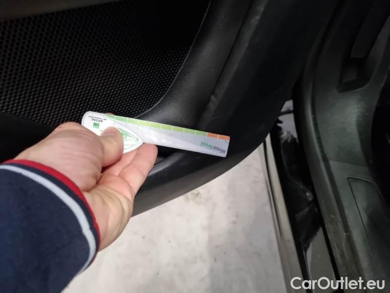 Peugeot  3008 PEUGEOT  / 2016 / 5P / SUV BLUEHDI 130 EAT8 SeS BUSINESS #88