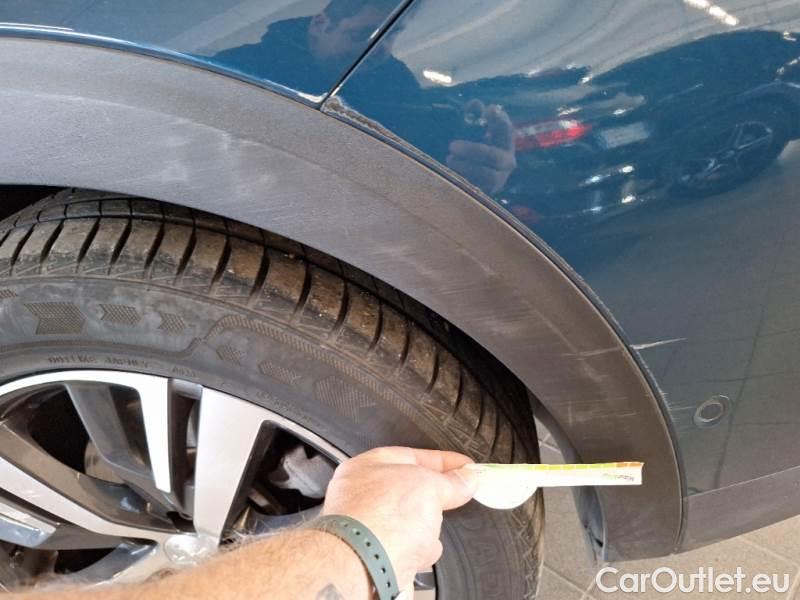 Peugeot  3008 PEUGEOT  / 2020 / 5P / SUV BLUEHDI 130 EAT8 SeS ALLURE #65