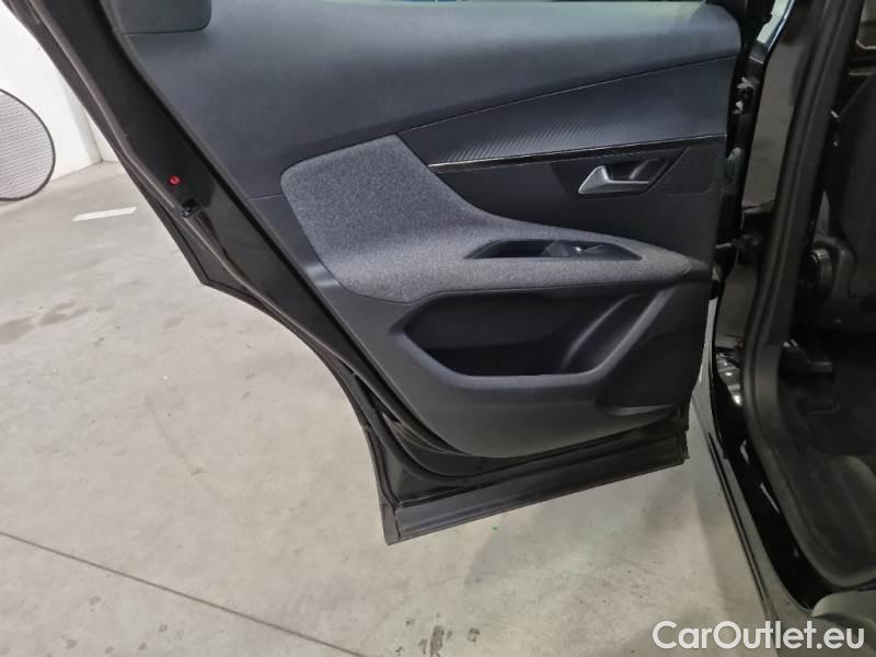 Peugeot  3008 PEUGEOT  / 2016 / 5P / SUV BLUEHDI 130 EAT8 SeS BUSINESS #89