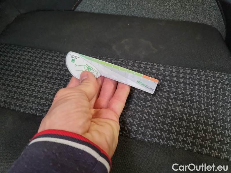 Peugeot  3008 PEUGEOT  / 2016 / 5P / SUV BLUEHDI 130 EAT8 SeS BUSINESS #84